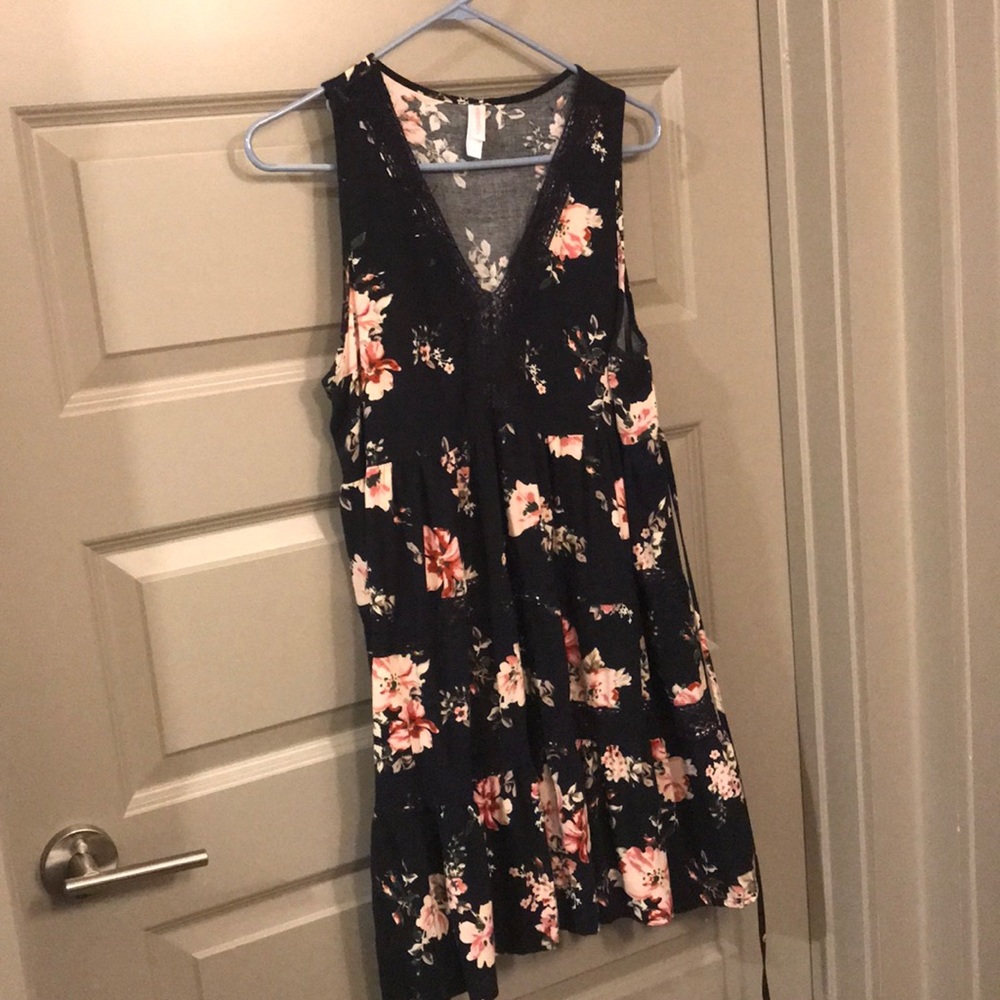 Sleeveless Navy Floral Dress with Lace Detail